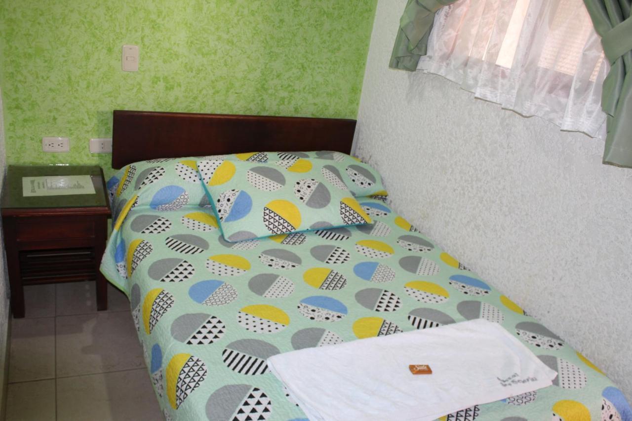 Hostal Isla Senorial San Gil Luaran gambar