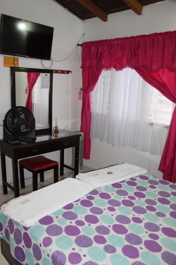 Hostal Isla Senorial San Gil Luaran gambar