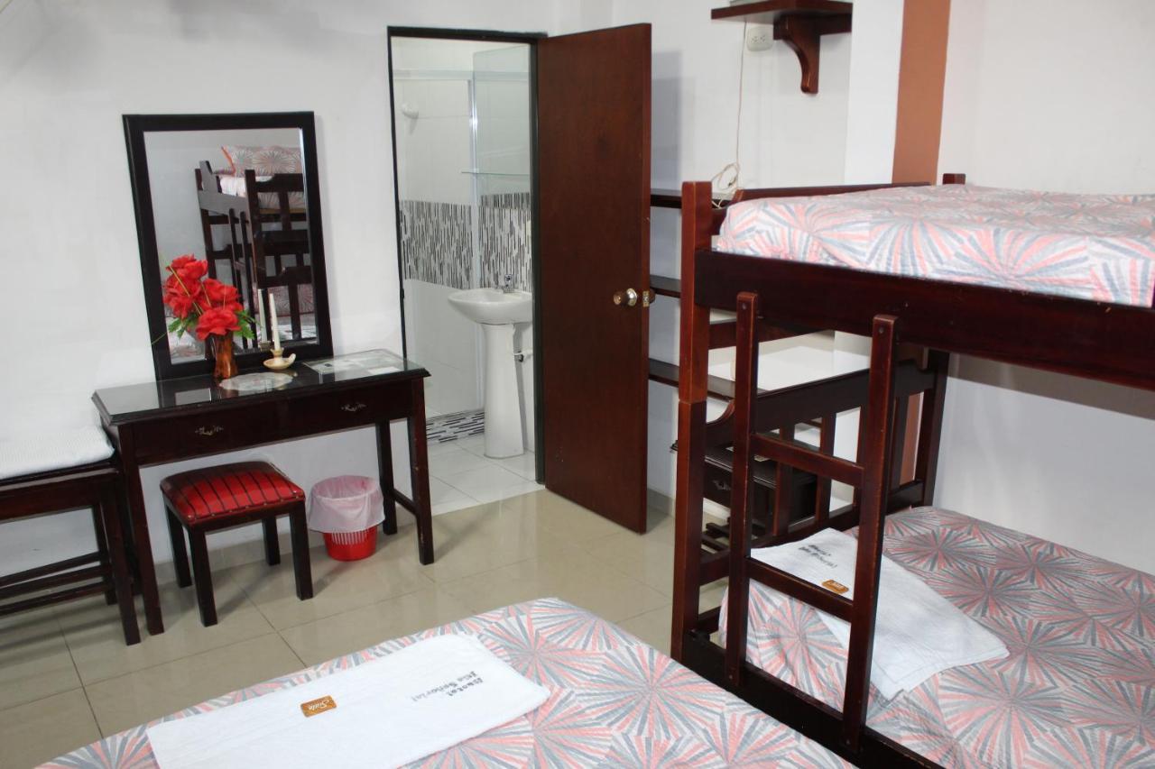 Hostal Isla Senorial San Gil Luaran gambar
